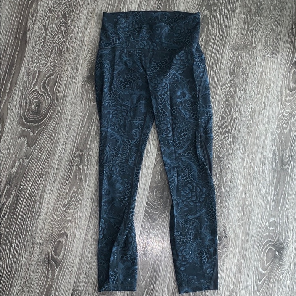 Lululemon 7/8 leggings - Size 6